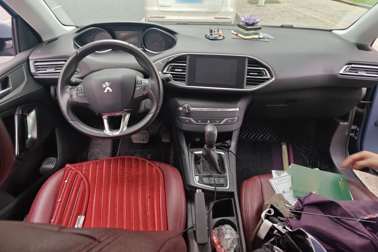 Used Peugeot 308S 2015 1.2T Automatic Jingchi Edition Center Console