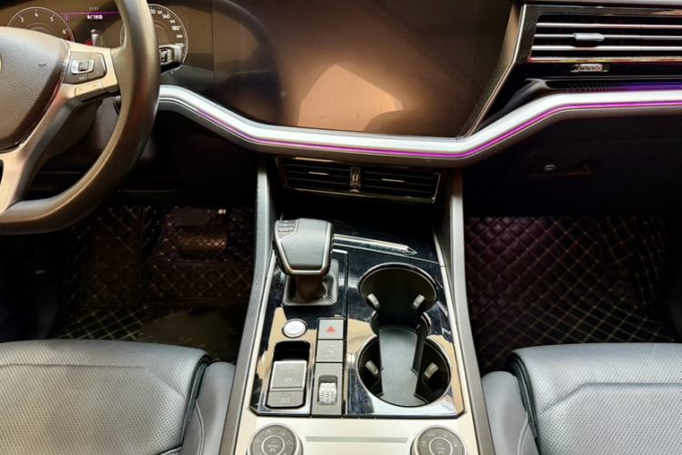 Used Volkswagen Touareg 2020 3.0 TSI Luxury Edition China VI Gear Lever