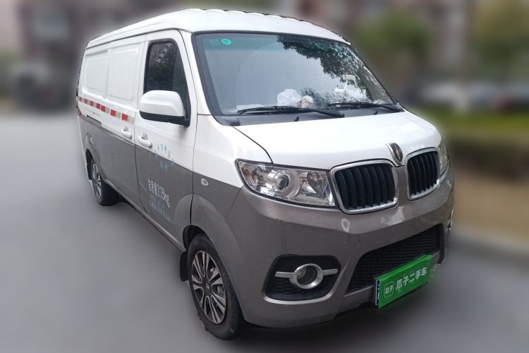 Used Jinbei Hiace X30 2021 1.5L Deluxe Edition Aluminum Wheels Two-Tone Design Central Air Conditioning MP5 Version Van China VI Standard SWC15M Front Right 45 Deg