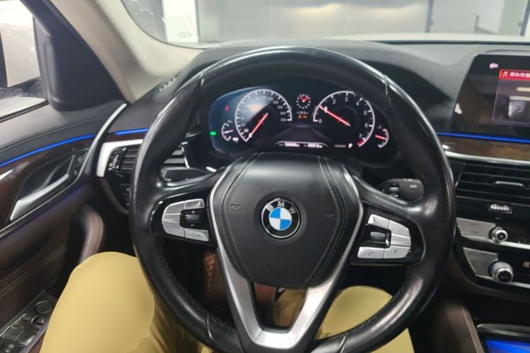 Used BMW 5 Series 2019 525Li Luxury Package
