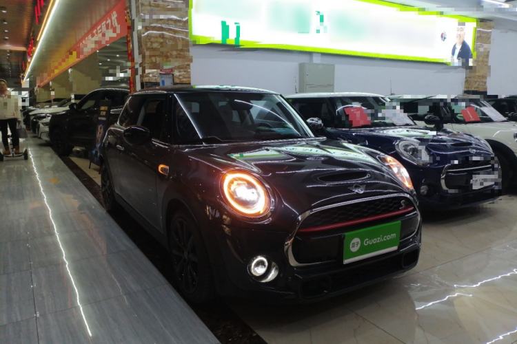 Used MINI 2021 2.0T COOPER S Classic Edition Front Right 45 Deg