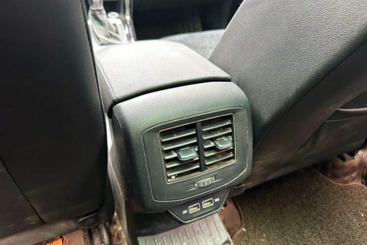 Used Volkswagen T-ROC 2020 280TSI DSG Two-Wheel-Drive Luxury Version Interior 1