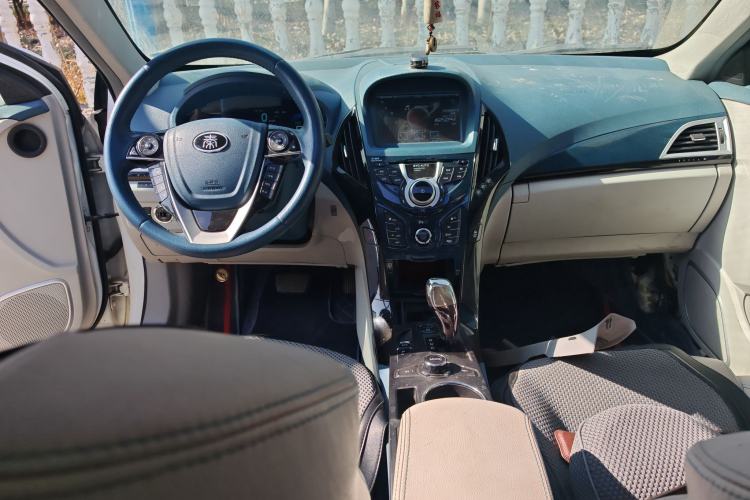 Used BYD Qin New Energy 2014 1.5T Flagship Model
