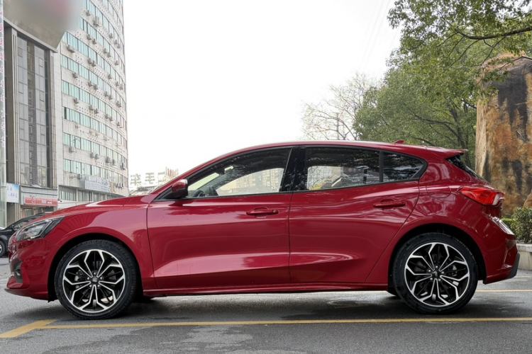 Used Ford Focus 2021 Hatchback EcoBoost 180 Automatic Titanium Edition