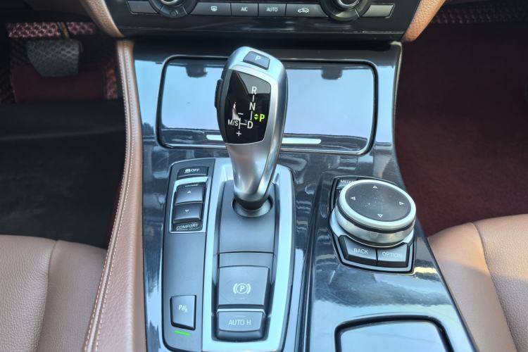 Used BMW 5 Series 2014 520Li Elegant Model
