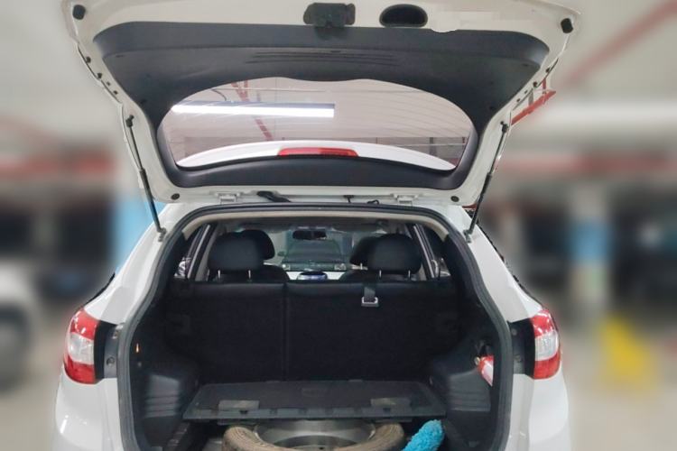 Used Hyundai ix35 2015 2.0L Automatic 2WD Smart Type China IV