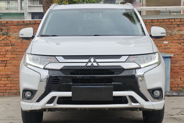 Used Mitsubishi Outlander 2021 2.0L Two-Wheel Drive Comfort Edition 7 Seats
