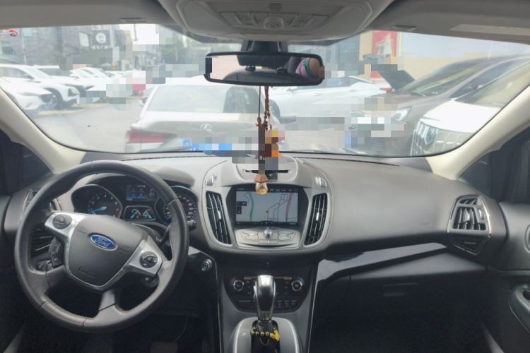 Used Ford Kuga 2015 2.0L GTDi Four-Wheel-Drive Sport Model Center Console