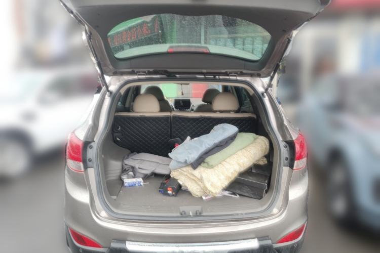 Used Hyundai ix35 2012 2.0L Automatic Two-Wheel Drive New Edition GL Trunk