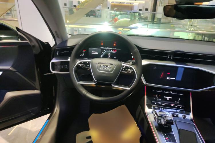 Used Audi A7L 2024 45TFSI quattro S-line Visionary Edition Flow Crystal Package