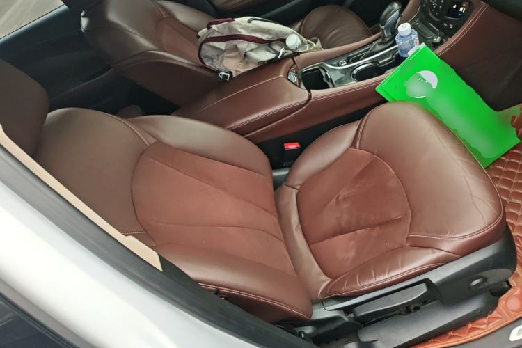 Used Buick Envision 2016 20T Two-Wheel-Drive Elite Model Right Front Seat