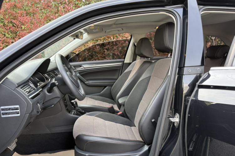 Used Volkswagen C-TREK 2017 1.6L Automatic Comfort Model
