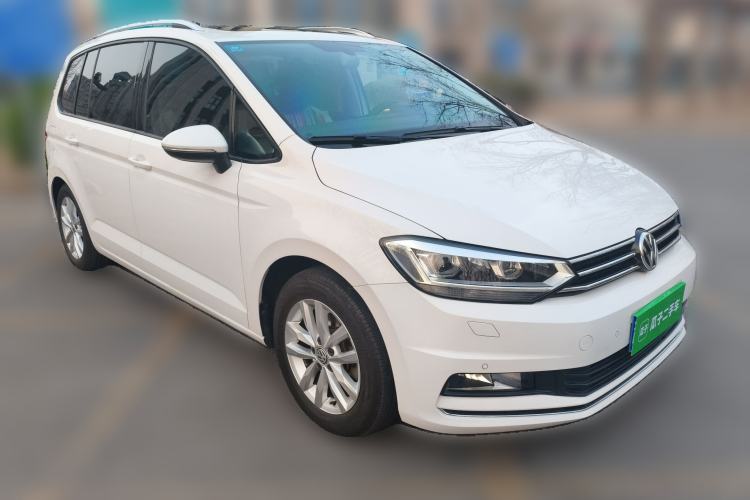 Used Volkswagen Touran 2016 Volkswagen Touran L 280TSI DSG Comfort Edition Front Right 45 Deg