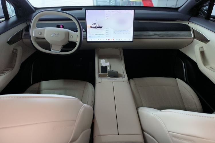 Used ONVO L60 2025 Model—60 kWh Rear-Wheel-Drive Version Center Console