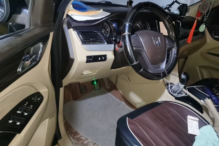 Used Baojun 730 2014 1.5L manual Comfort version 7 seats