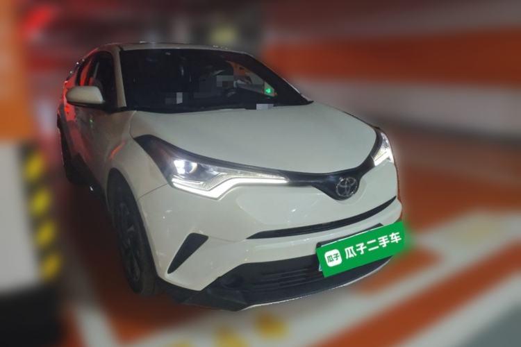 Used Toyota IZOA 2018 2.0L Yichi Version China VI Standard Front Right 45 Deg