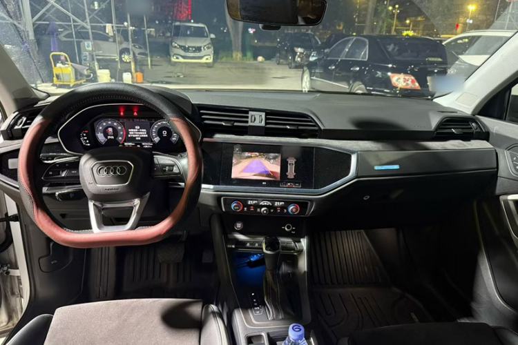 Used Audi Q3 2020 40 TFSI Fashion Dynamic Model Interior 1