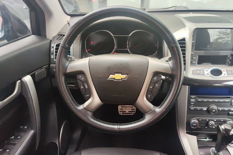 Used Chevrolet Captiva 2015 2.4L 4x4 Flagship Edition 7-Seater