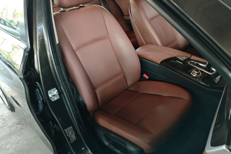 Used BMW 5 Series 2014 525Li Leading Model
