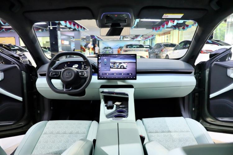 Used Zeekr 001 2025 WE Edition 100 kWh Rear-Wheel Drive
