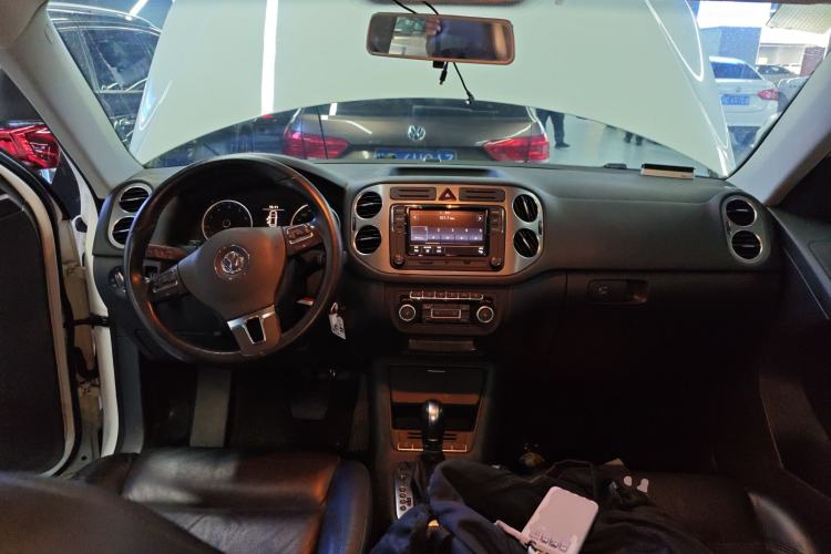 Used Volkswagen Tiguan 2012 1.8TSI Automatic All-Wheel Drive Elite Edition Center Console