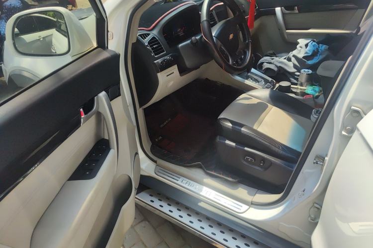 Used Chevrolet Captiva 2015 2.4L 4x4 Luxury Edition 5 Seats
