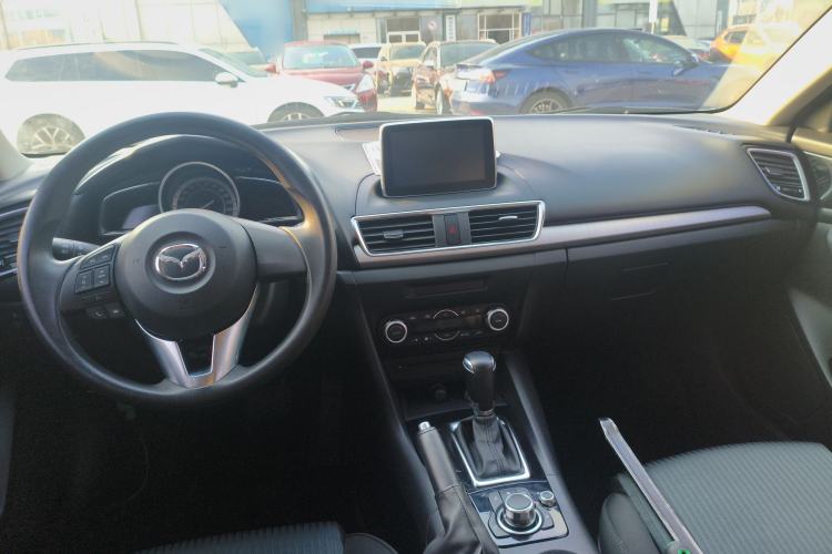 Used Mazda Mazda 3 Axela 2014 Hatchback 1.5L Automatic Luxury Model