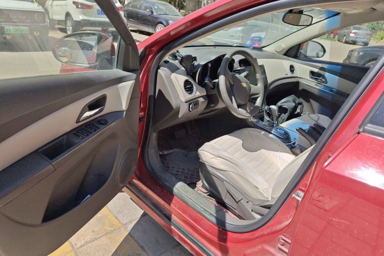 Used Chevrolet Cruze 2015 1.5L Classic SE AT Driver Seat