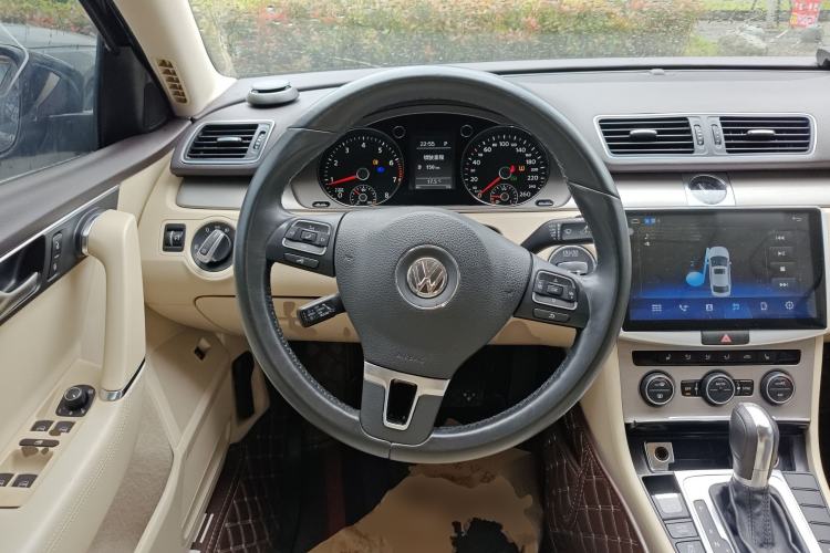 Used Volkswagen Magotan 2013 1.8TSI Luxury Model Steering Wheel