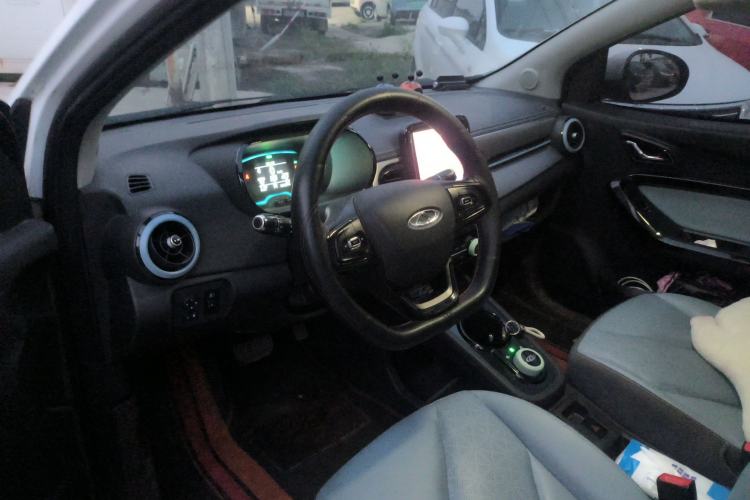 Used Chery QQ Little Ant 2022 Sweet Pink Edition Half-Sugar Version 3-Cell Lithium 30kW 301km Steering Wheel