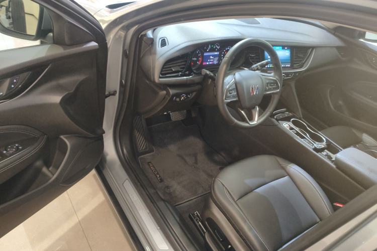 Used Buick Regal 2024 25T Deluxe Edition Driver Seat