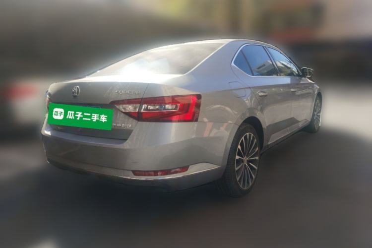 Used Skoda Superb 2016 TSI330 DSG Innovation Edition Rear Right 45 Deg