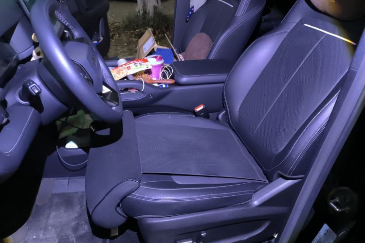 Used iCAR 03T 2024 520km Two-Wheel Drive Long-Range Enjoyment Edition Left Front Seat