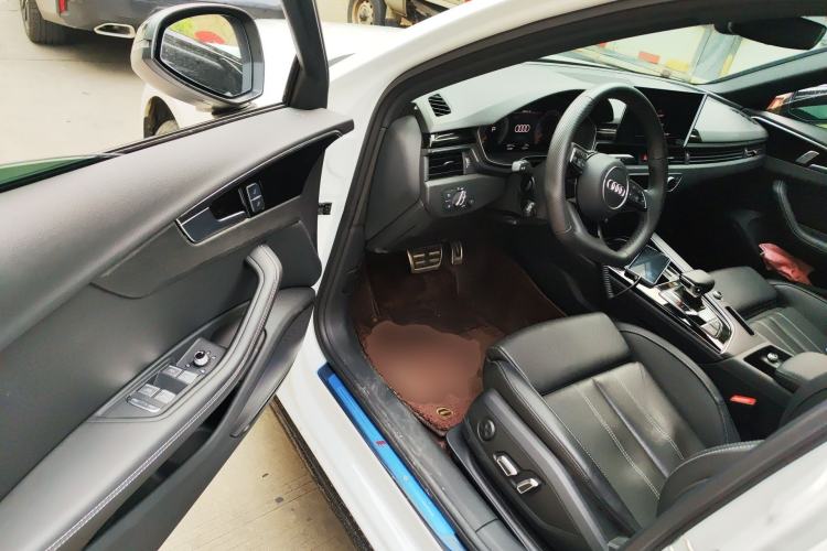 Used Audi A4L 2024 40 TFSI Luxury Dynamic Edition Driver Seat