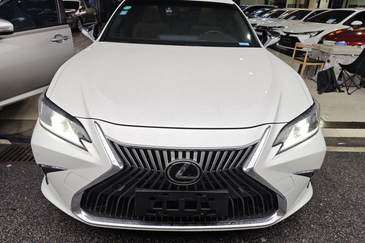 Used Lexus ES 2020 260 Excellence Edition
