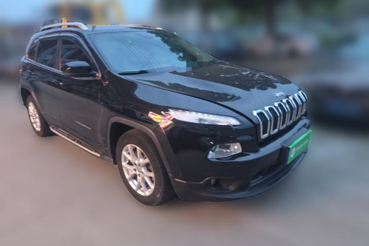 Used Jeep Cherokee 2017 2.0L Superior Edition

