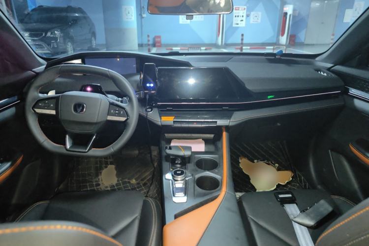 Used CHANGAN UNI-V 2023 1.5T Prestige Model
