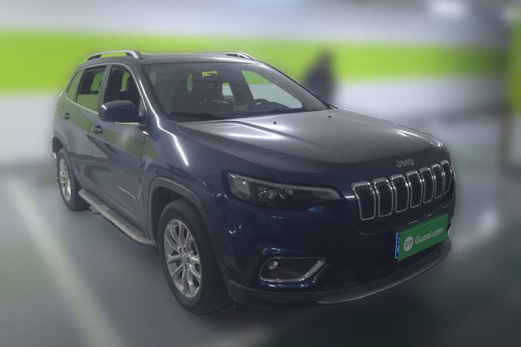 Used Jeep Cherokee 2019 2.0T Two-Wheel Drive Smart Enjoyment Version China VI
