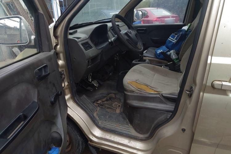 Used Wuling Rongguang 2014 1.5L S Standard Version