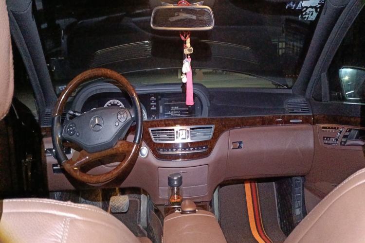 Used Mercedes-Benz S-Class 2012 S 350 L Grand Edition Center Console