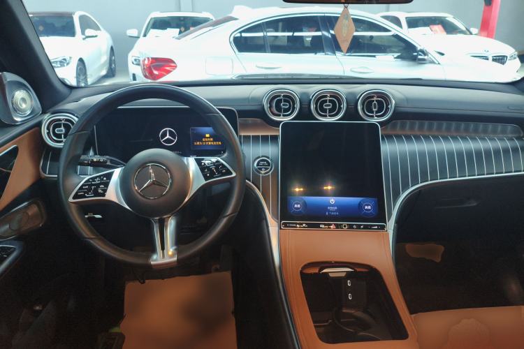 Used Mercedes-Benz GLC 2023 GLC 260 L 4MATIC Dynamic Edition 5-seater