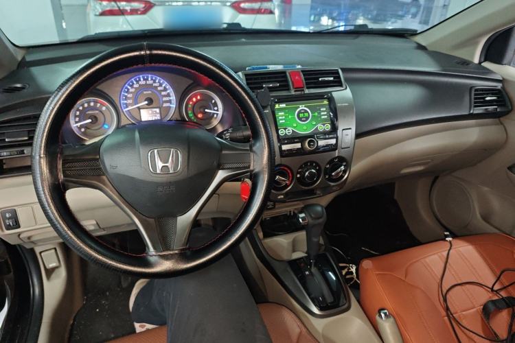 Used Honda City Classic 2012 1.5L Automatic Elite Edition Center Console