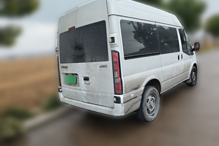Used JMC Fushun 2023 2.0T Manual Short-Wheelbase Mid-Height Commercial Multi-Purpose 5-Seater Passenger Vehicle
