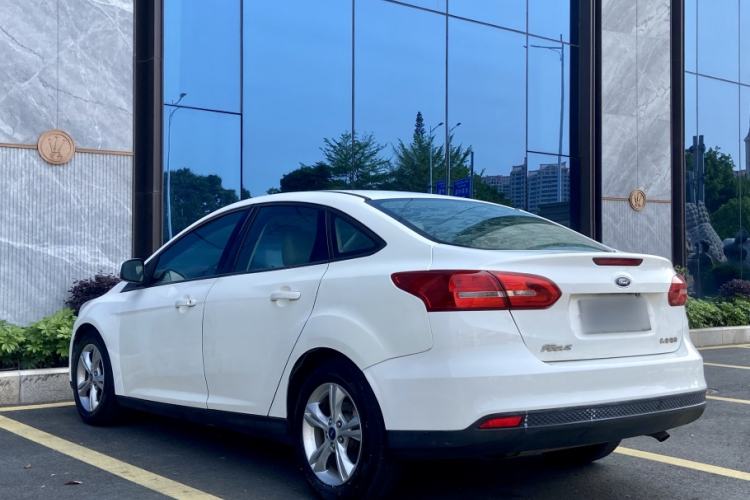 Used Ford Focus 2015 Sedan 1.6L Automatic Comfort Model Exterior 7