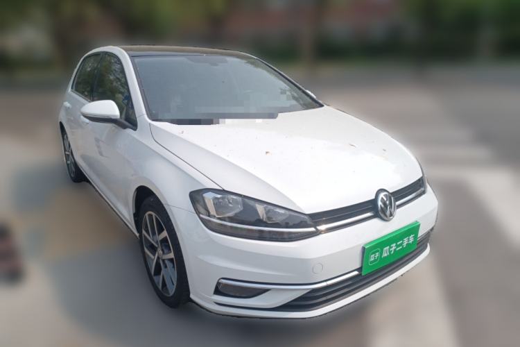 Used Volkswagen Golf 2020 280TSI DSG Luxury Edition Front Right 45 Deg