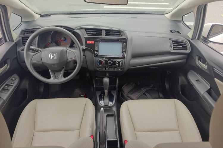 Used Honda Fit 2014 1.5L LX CVT Comfort Model Center Console