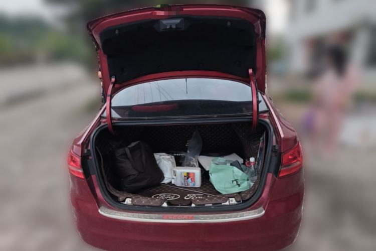 Used Ford Escort 2015 1.5L Automatic Fashion Model Trunk