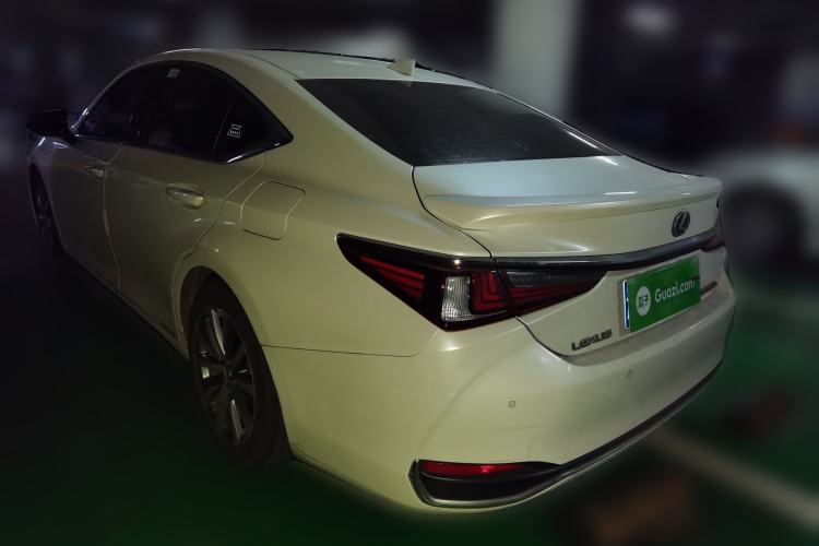 Used Lexus ES 2018 300h Premier Edition China V Standard
