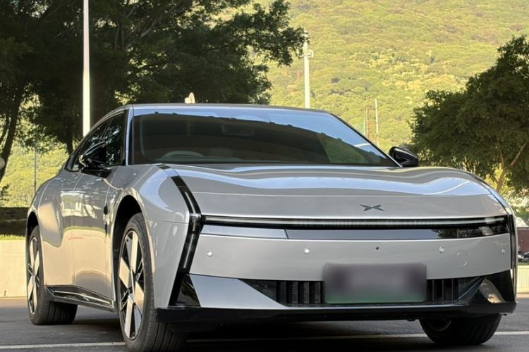 Used XPeng P7 2025 Model—750 All-Wheel-Drive High-Performance Ultra
