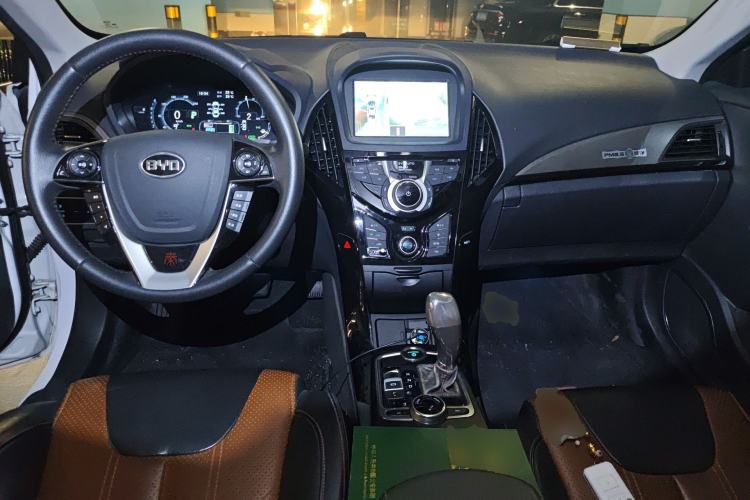 Used BYD Qin New Energy 2015 1.5T Dual-Crown Flagship Plus Edition
